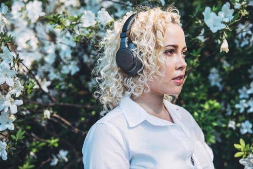 Wireless Over-Ear High Resolution Headphones (Black) M37427