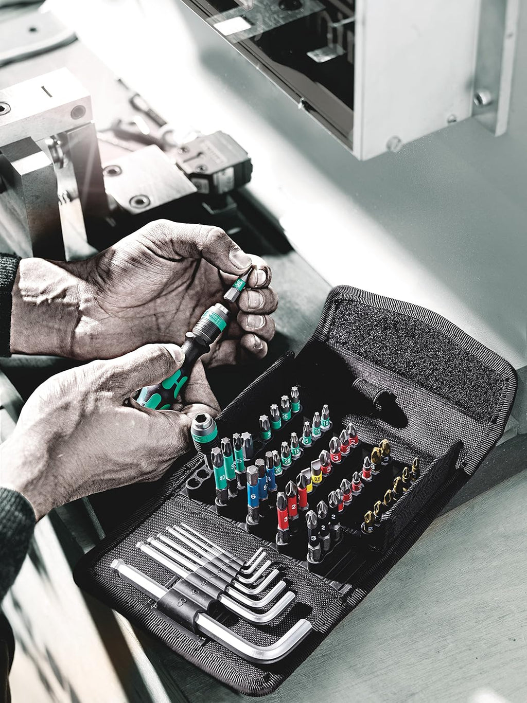 52 Pc Very Compact Pouch Set Metric R52692