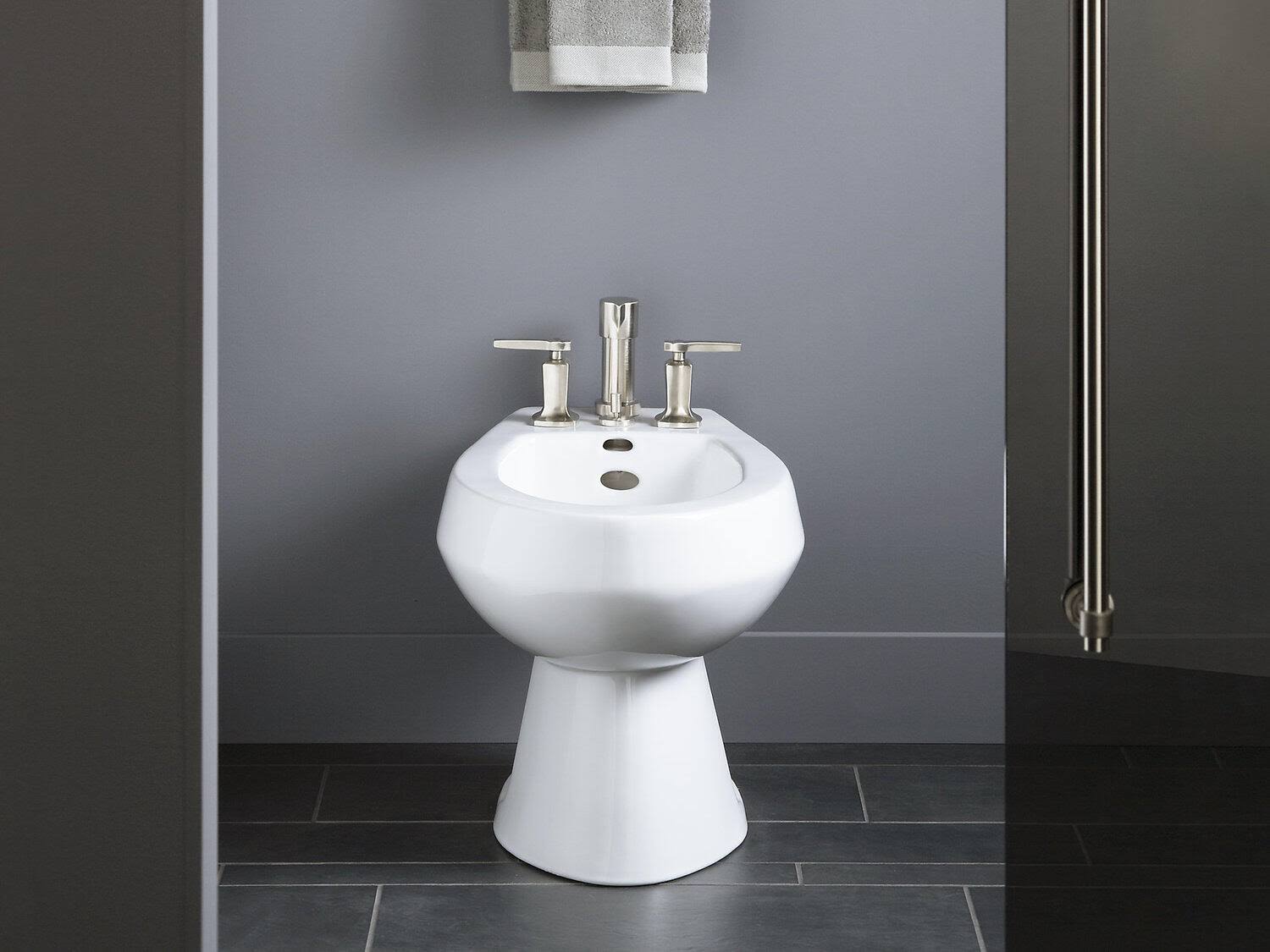Vertical Spray Bidet with 4 Faucet Holes L1545