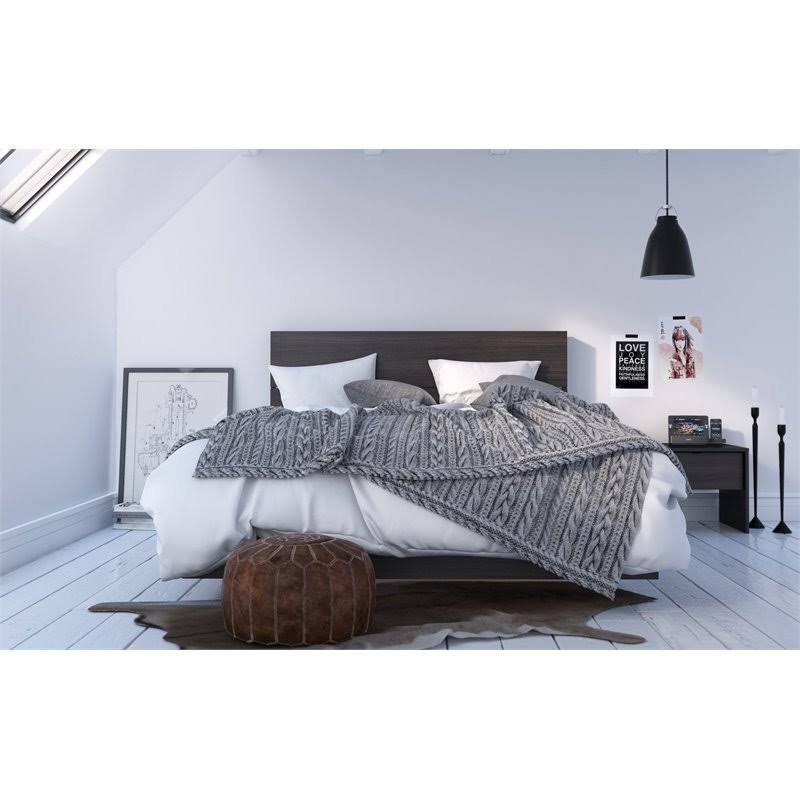 3 Piece Queen Size Bedroom Set Black and Ebony T87385