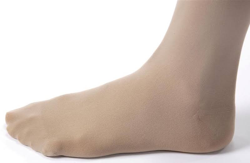 Opaque 20-30 mmHg L-Full Calf Black Knee High Q232