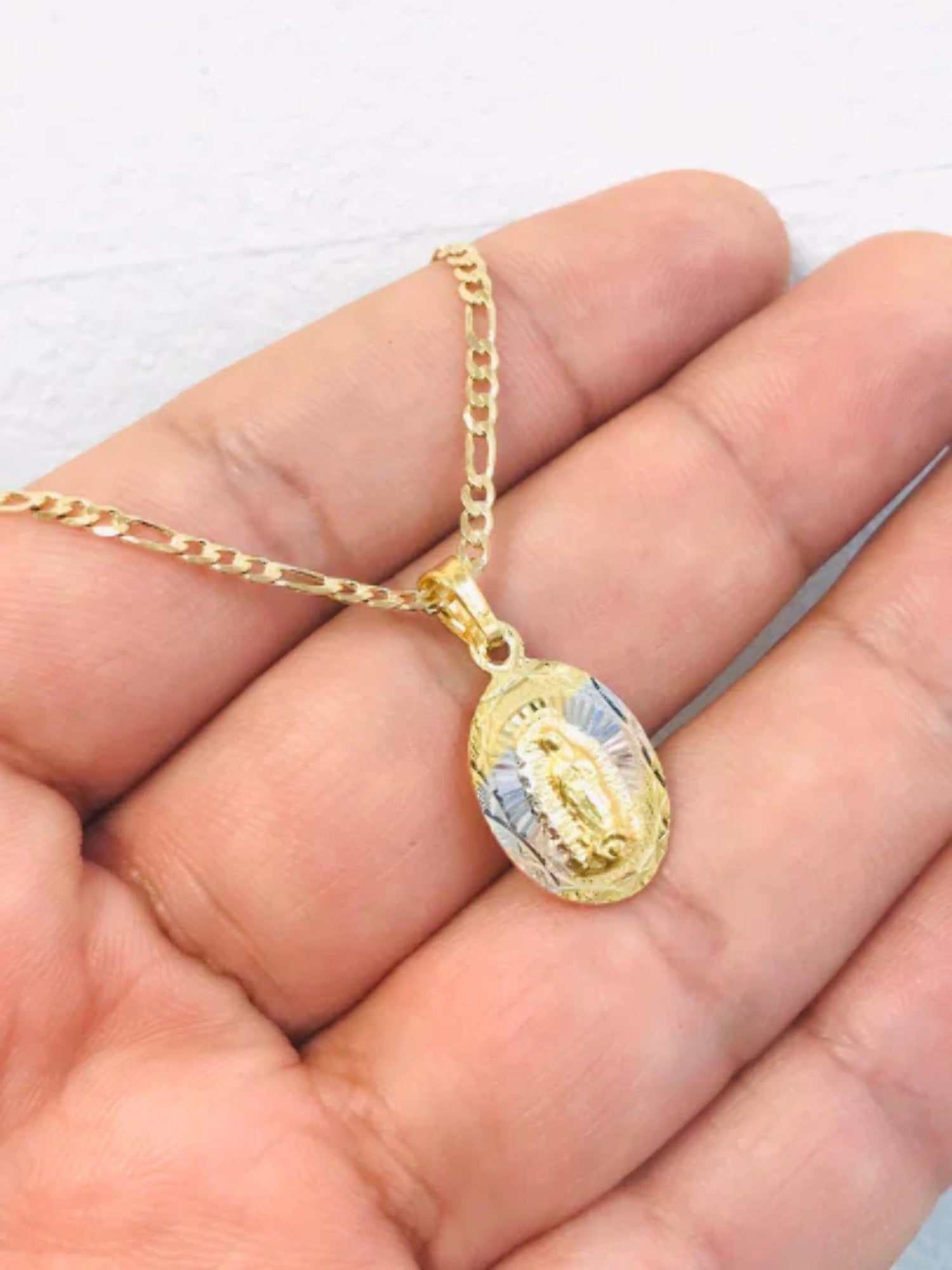 14K Gold Filled Virgen De Guadalupe Necklace 20" Figaro Chain R6573