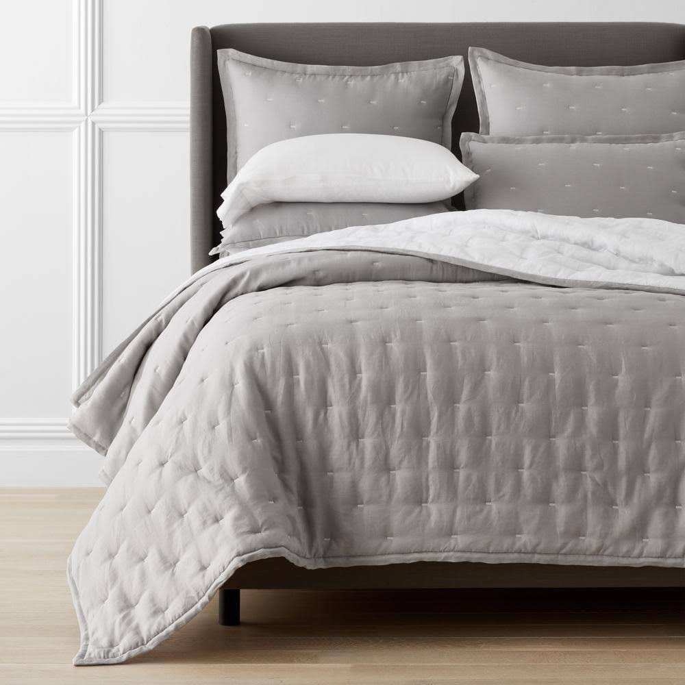 Reversible White/Gray Solid Full/Queen Linen Quilt P9178